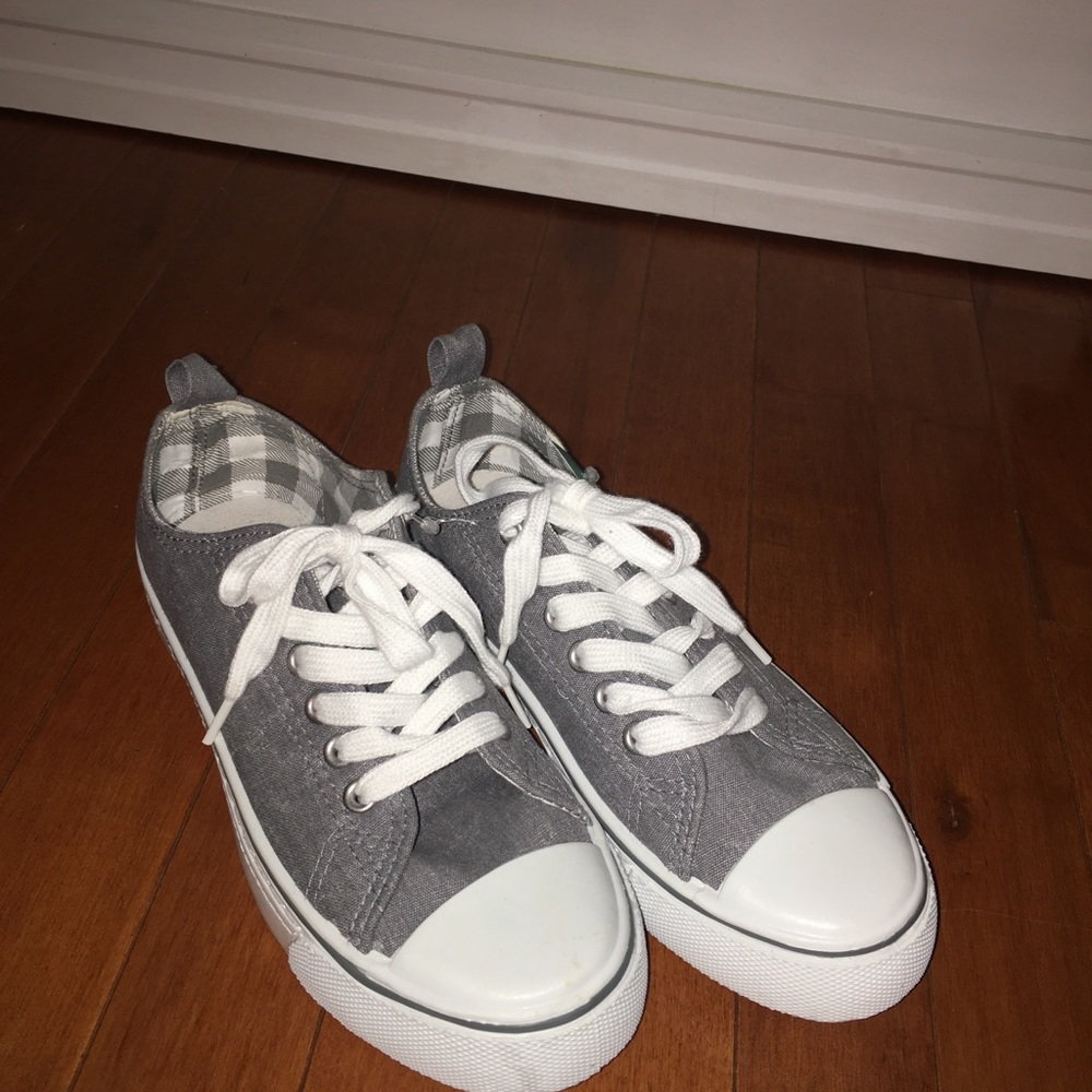 Maurice’s sneakers